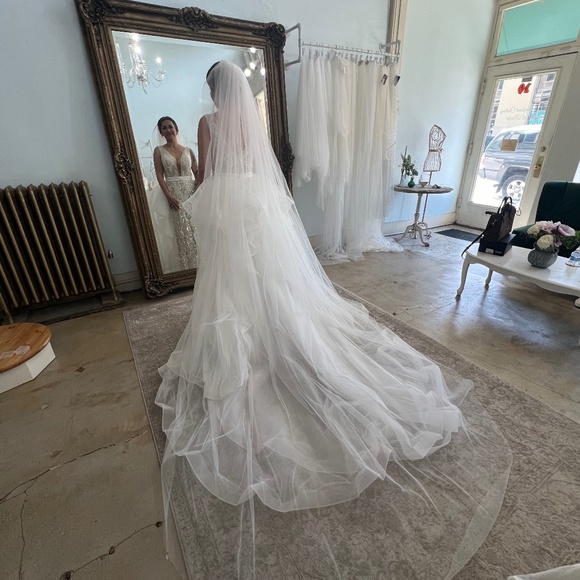 WONA Cathedral Veil - Picture 1 of 2